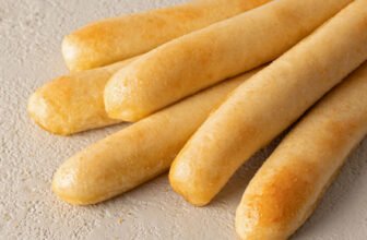 6 Free Breadsticks with Costume (Oct 30) – Six free breadsticks with no purchase necessary