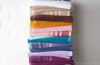 Home Expressions Solid & Stripe Bath Towel – On sale for $4.99, drops to $3.49 with code GHOSTS (regularly $12)