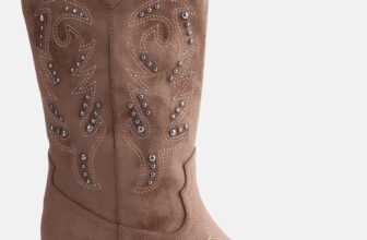 No Boundaries Women's Studded Cowboy Boots – Women's studded western-style cowboy boots