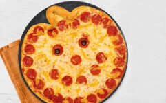 Papa Murphy's Large Jack-O Pizza – Large jack-o'-lantern-shaped pizza